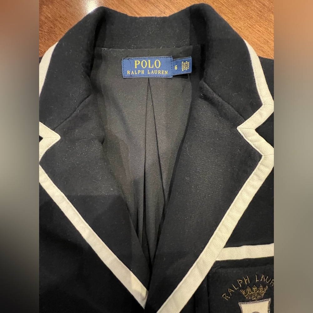 Classic Polo Ralph Lauren Navy Blazer with Off White Trim, Like New, size 6 - Picture 11 of 11